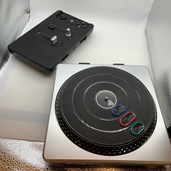 Vintage DJ Hero XBOX 360 Wireless Turntable Controller Untested AS IS For Parts - Picture 9 of 16